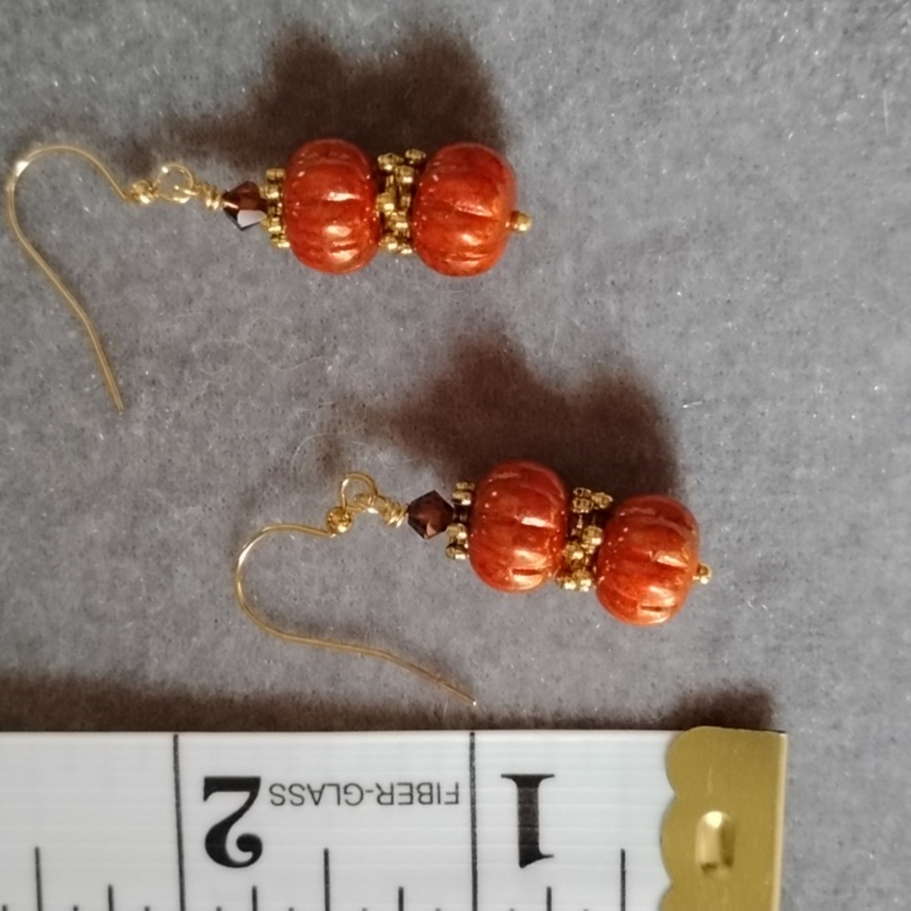 🎃Hand Crafted Pumpkin Beaded Earrings🎃 - Picture 5 of 5